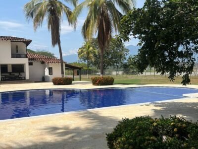 1. Finca cerca al Puente de Occidente