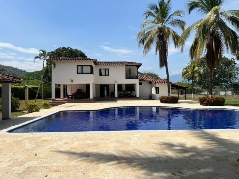 1. Finca cerca al Puente de Occidente