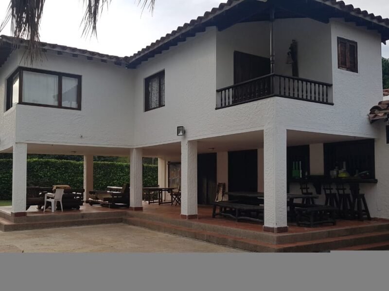 1. Finca cerca al Puente de Occidente