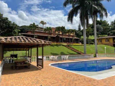 8. Finca