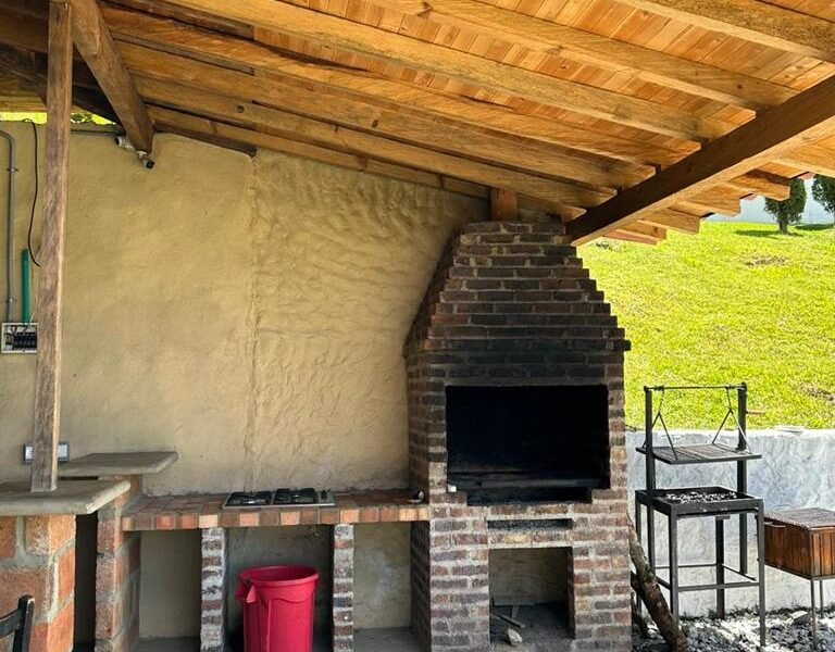 13. Finca en Parcelación El Limonar