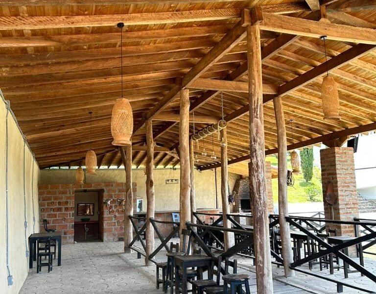 13. Finca en Parcelación El Limonar