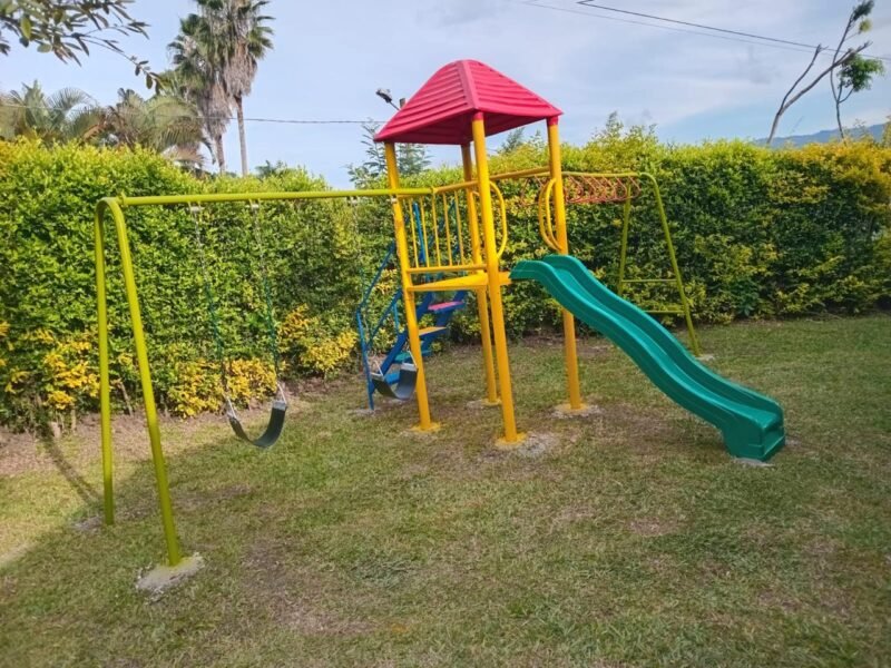 13. Finca en Parcelación El Limonar