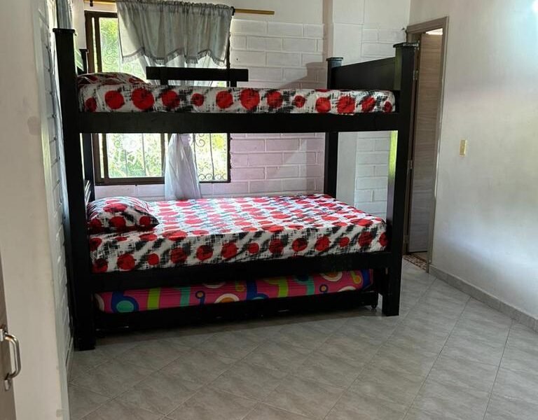 13. Finca en Parcelación El Limonar