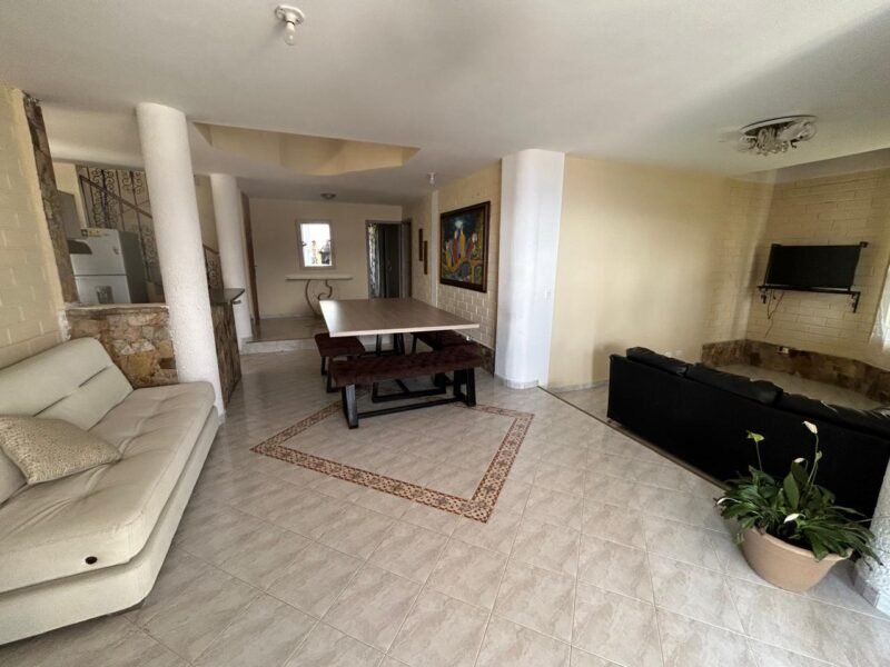 13. Finca en Parcelación El Limonar