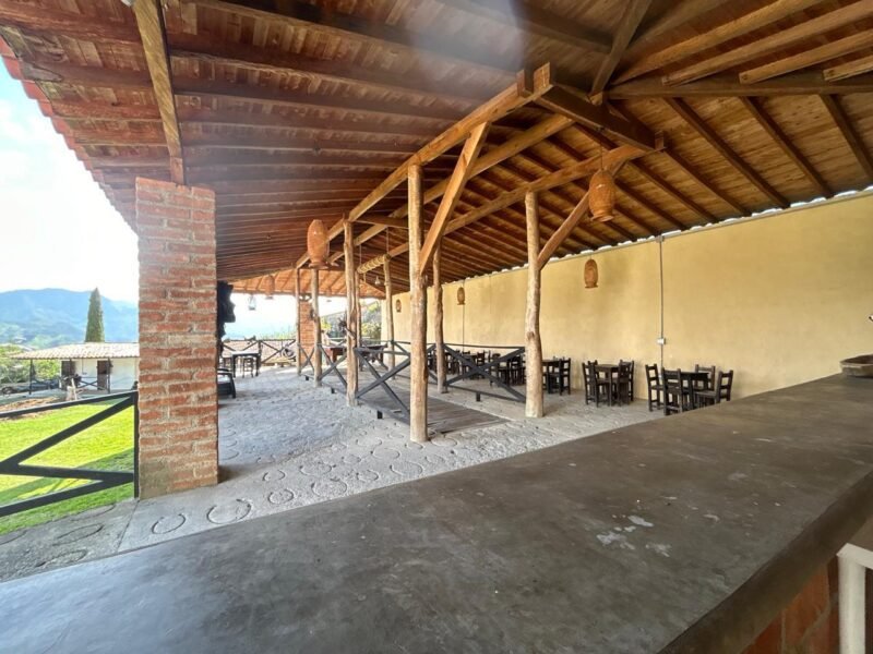 13. Finca en Parcelación El Limonar