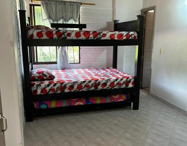 13. Finca en Parcelación El Limonar