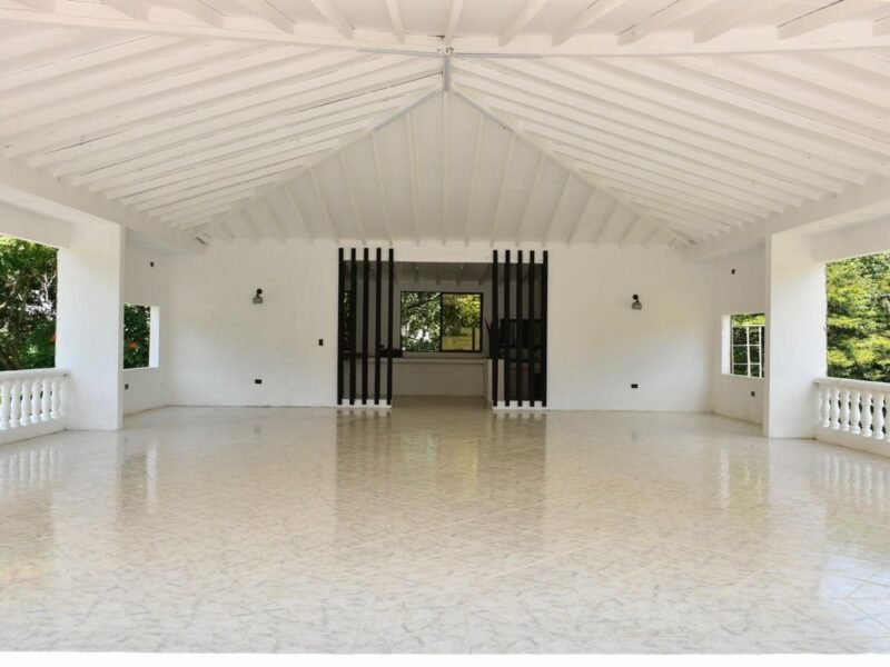 12. Finca en Parcelación El Limonar