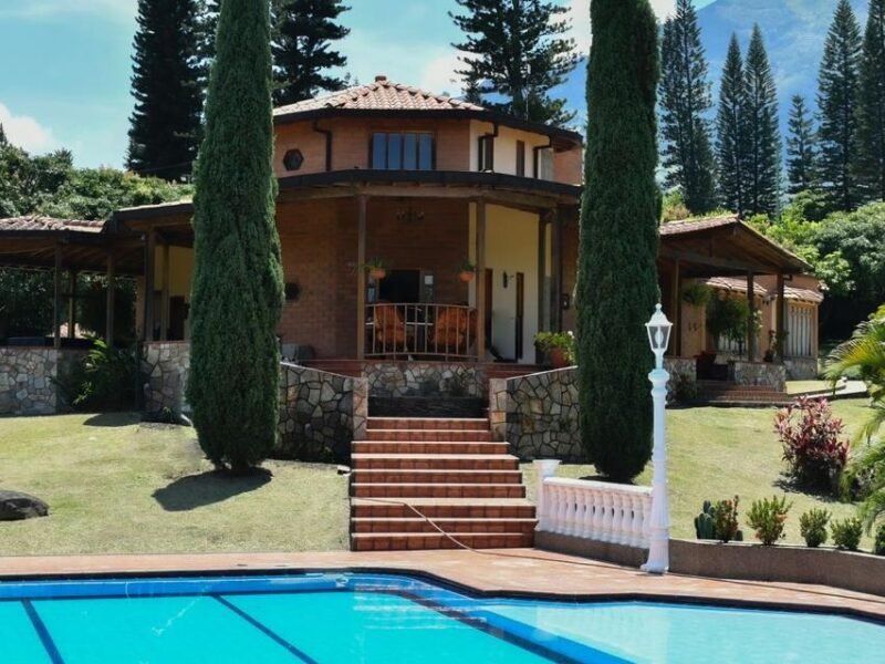 12. Finca en Parcelación El Limonar