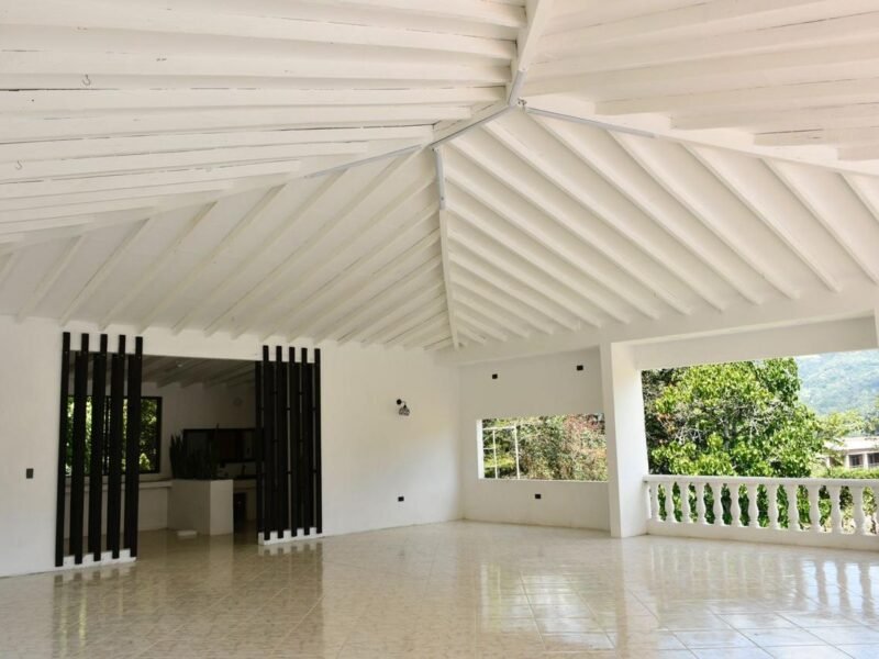 12. Finca en Parcelación El Limonar