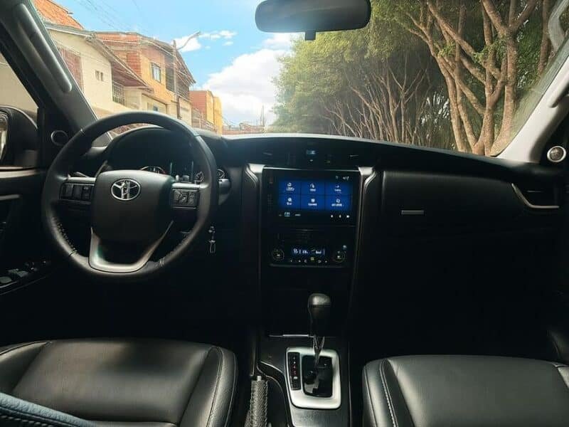 FORTUNER BLANCA 2024 7 PUESTOS