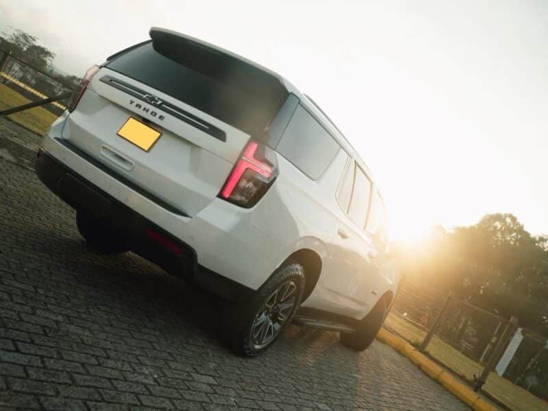 CHEVROLET TAHOE BLANCA 2023 8 PUESTOS