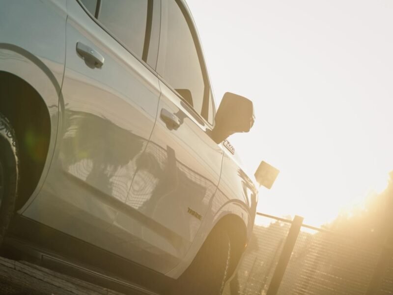 CHEVROLET TAHOE BLANCA 2023 8 PUESTOS