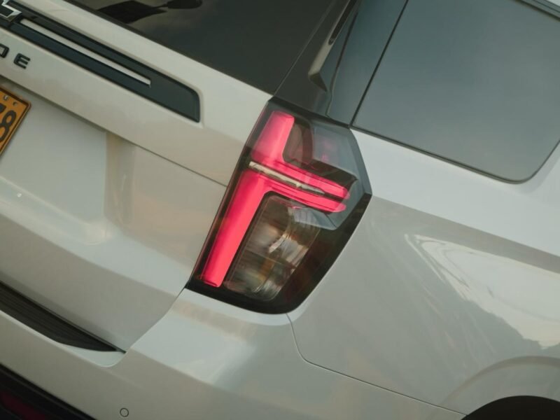 CHEVROLET TAHOE BLANCA 2023 8 PUESTOS