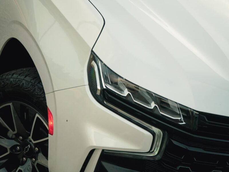 CHEVROLET TAHOE BLANCA 2023 8 PUESTOS