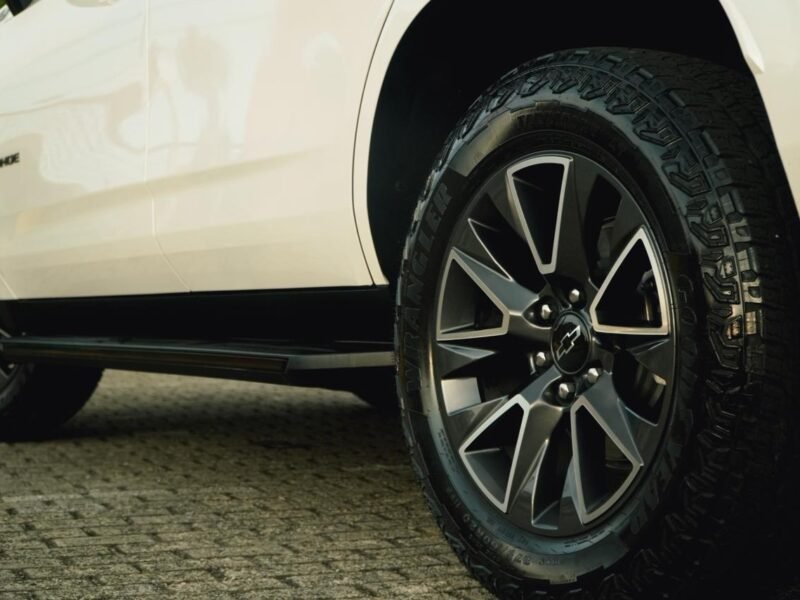 CHEVROLET TAHOE BLANCA 2023 8 PUESTOS