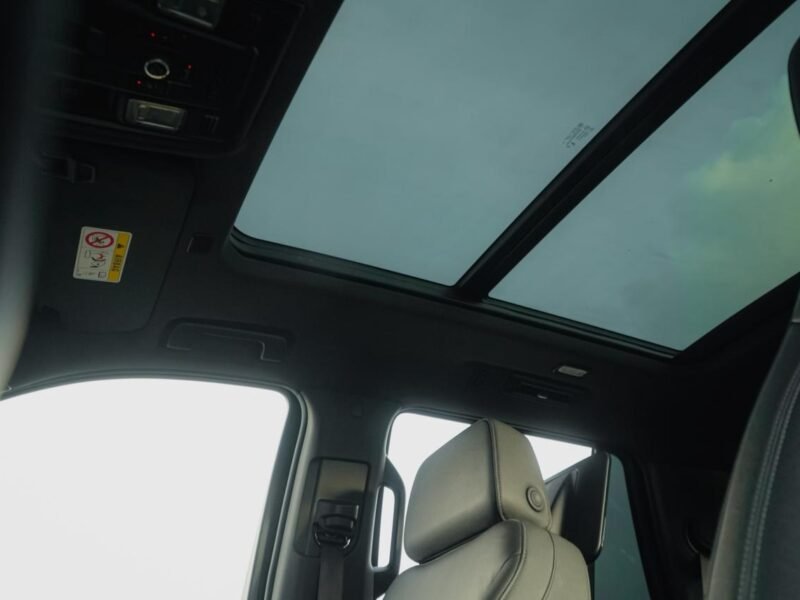 CHEVROLET TAHOE BLANCA 2023 8 PUESTOS