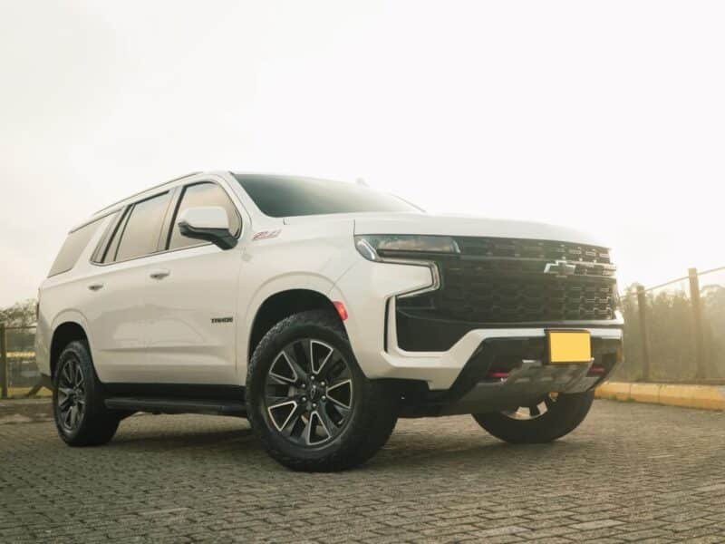 CHEVROLET TAHOE BLANCA 2023 8 PUESTOS