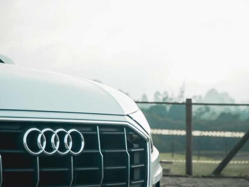 AUDI Q8 BLANCA 2020 5 PUESTOS