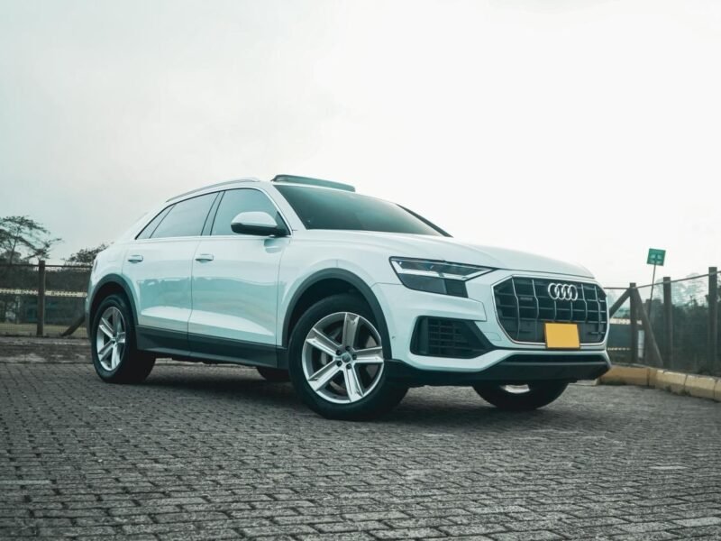 AUDI Q8 BLANCA 2020 5 PUESTOS