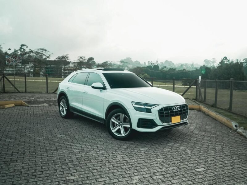 AUDI Q8 BLANCA 2020 5 PUESTOS