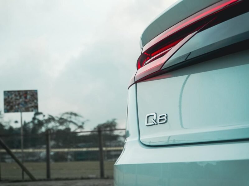 AUDI Q8 BLANCA 2020 5 PUESTOS