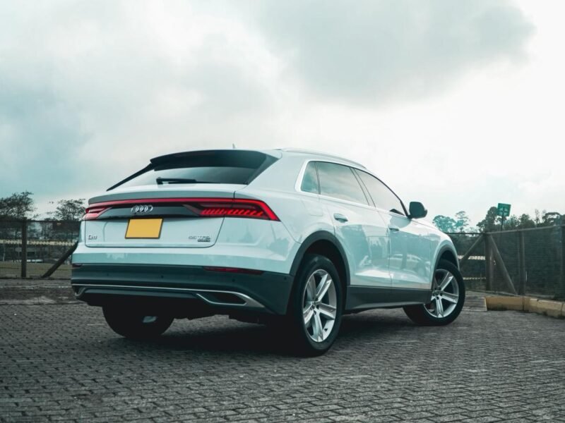 AUDI Q8 BLANCA 2020 5 PUESTOS