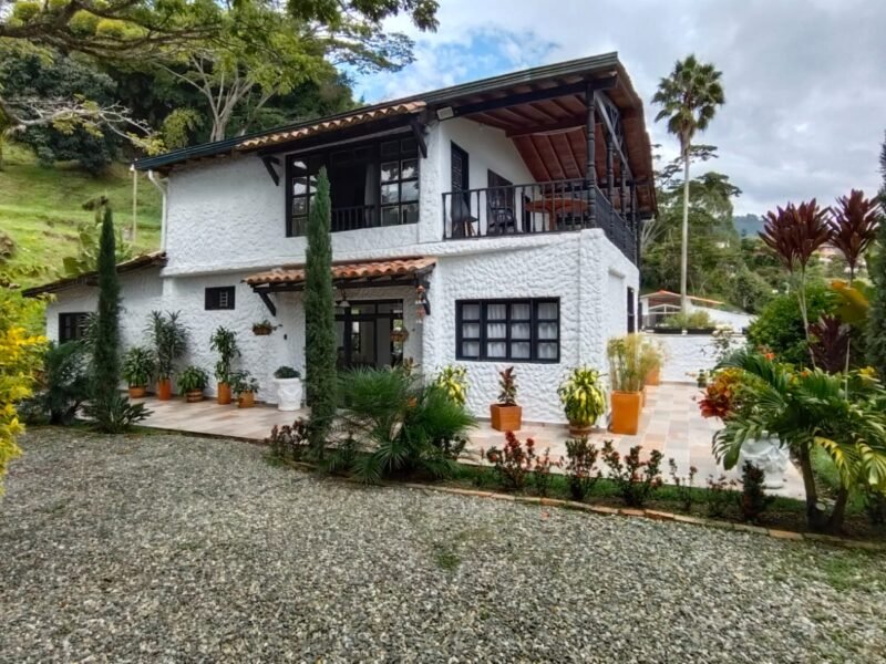 29. Finca en Parcelación El Limonar