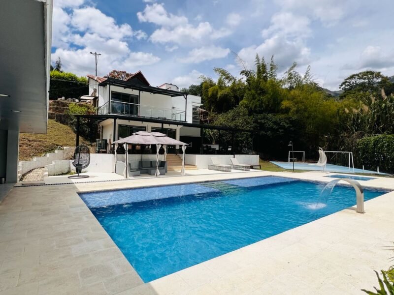 23. Finca en Copacabana verdeda la Chosca