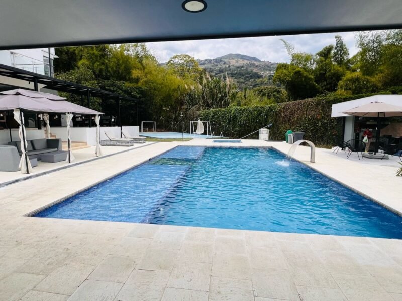 23. Finca en Copacabana verdeda la Chosca