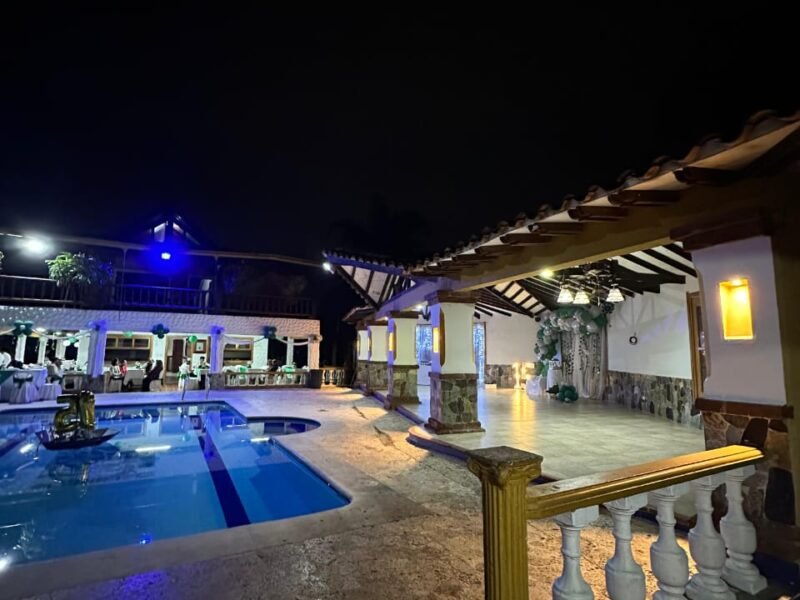 30. Finca en Parcelación El Limonar