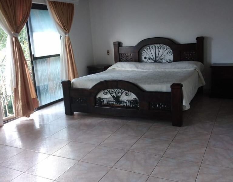 30. Finca en Parcelación El Limonar