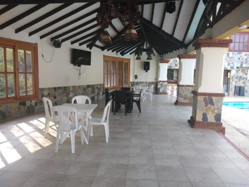 30. Finca en Parcelación El Limonar