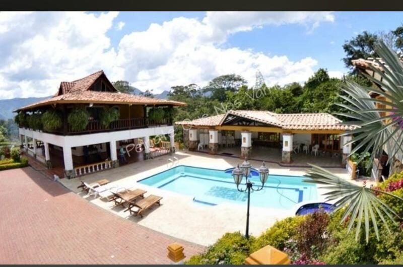 30. Finca en Parcelación El Limonar