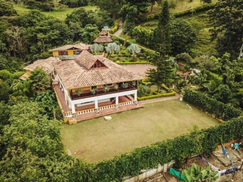 30. Finca en Parcelación El Limonar