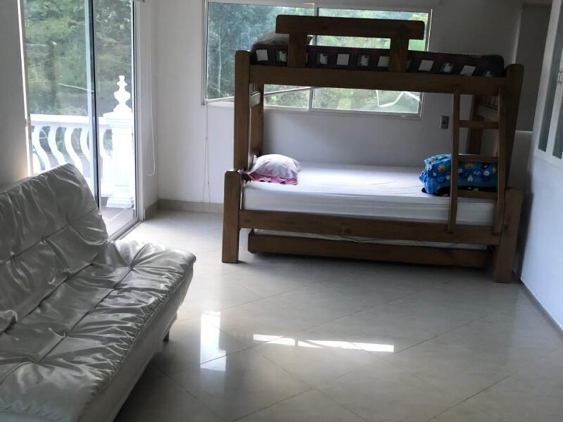 36. Finca en Copacabana para eventos sociales con tobogán